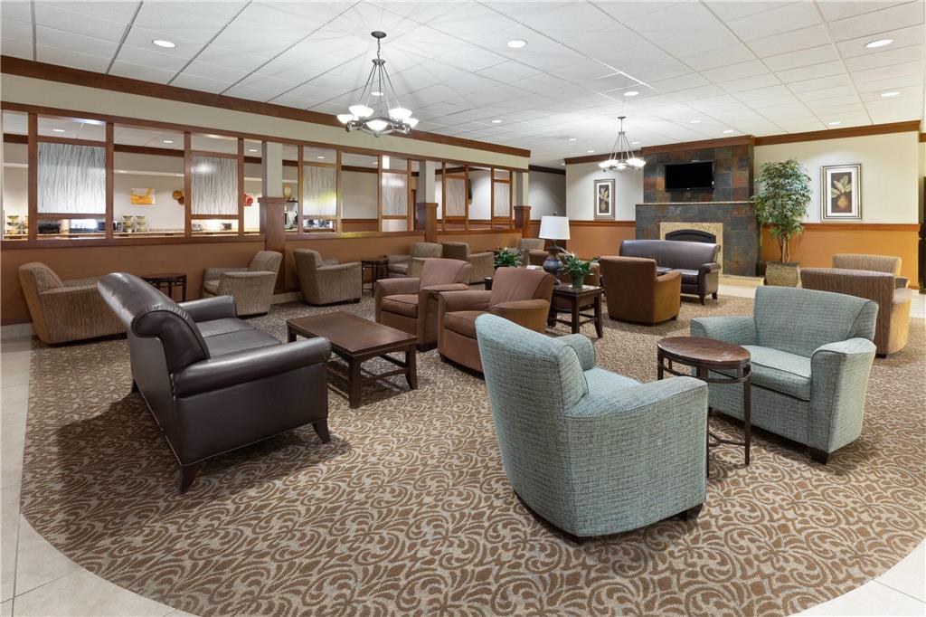 Baymont by Wyndham Jamestown Conference Center & Water Park - photo 6