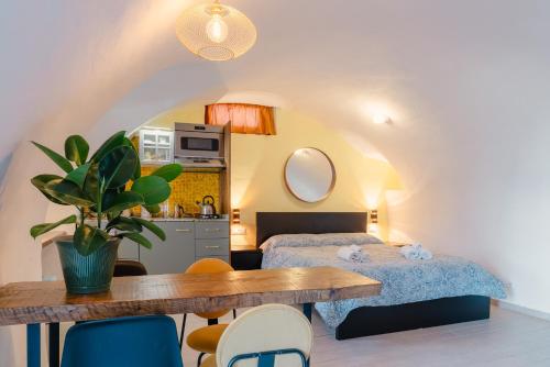 Casa Anastasia with private patio by GardaDoma — 4-Star Luxury Hotel in Brenzone, Italy