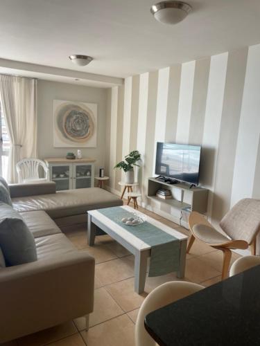Hibernian Gem 1 Bed Studio Apartment at the beach — 4-Star Luxury Hotel in Cape Town, South Africa