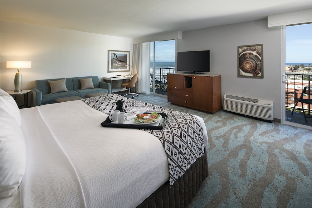 Crowne Plaza Ventura Beach by IHG - photo 24