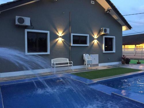 Melaka Beach Villa — 4-Star Luxury Hotel in Klebang Besar, Malaysia