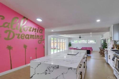 Sunny Retreat Beaches Lakes Trails in La Mesa, United States