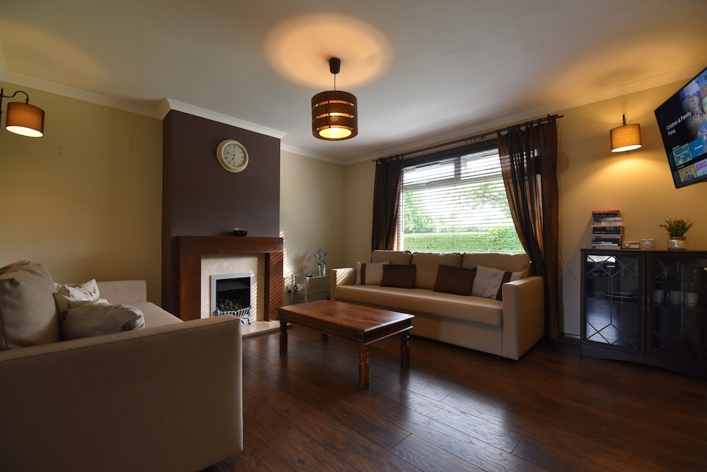 First Lasswade Road House — 4-Star Luxury Hotel in Edinburgh, United Kingdom