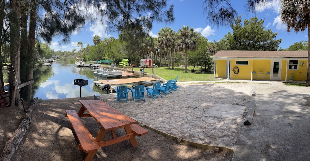 Neptune's Grotto Waterfront Retreat - photo 37
