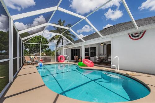 Endless Summer Sanctuary Peaceful Pool Home — 4-Star Luxury Hotel in Cape Coral, United States