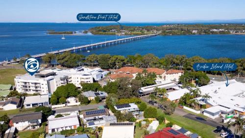 Stylish Unit With Water Views — hotel in Bellara