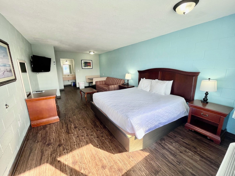 Buccaneer Inn - photo 21