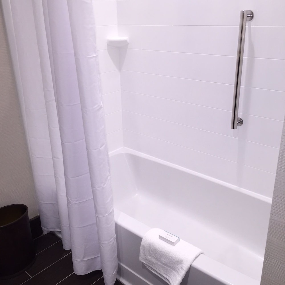 Hampton Inn & Suites Stroudsburg Pocono Mountains - photo 16