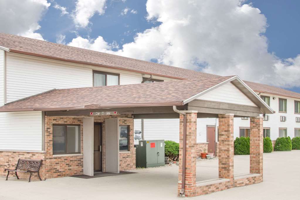 Super 8 by Wyndham Story City - photo 2