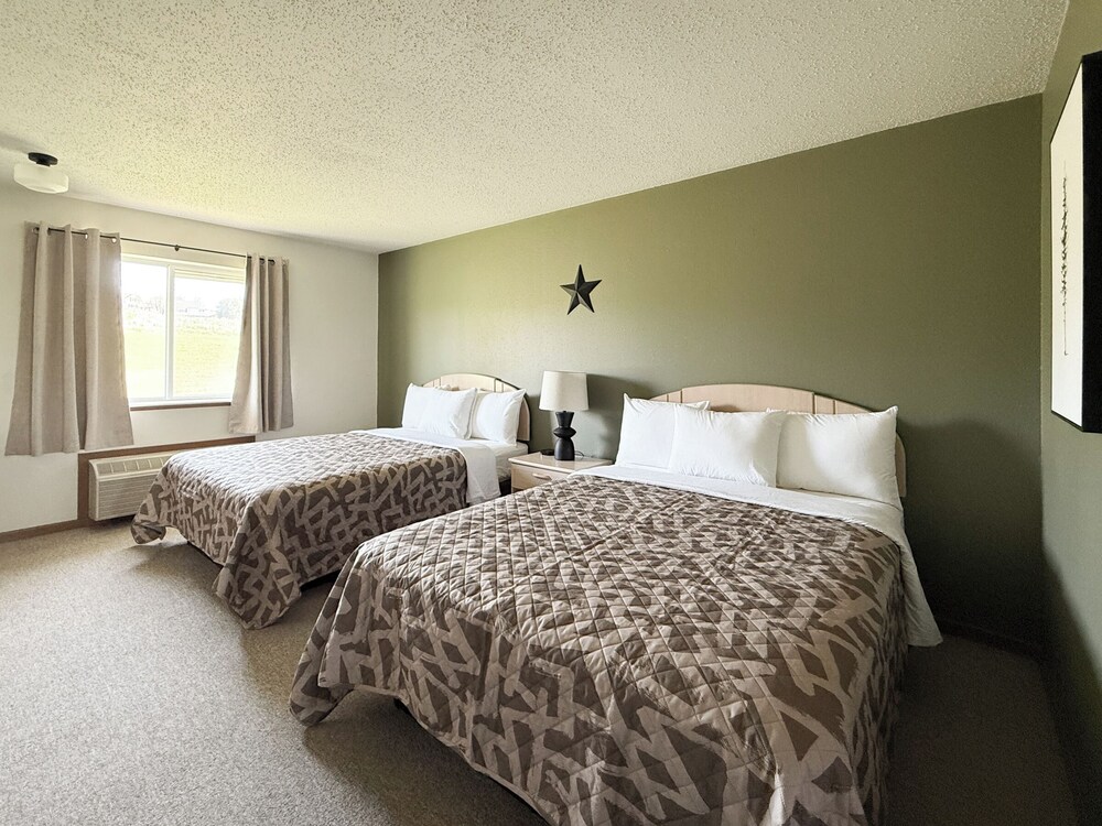 The Trail Inn Stanton IA Halland Ave — hotel in Stanton
