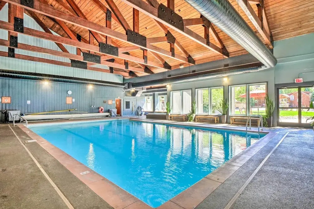4 Mi to Ski Resort: Pet friendly Breck Cabin - photo 10