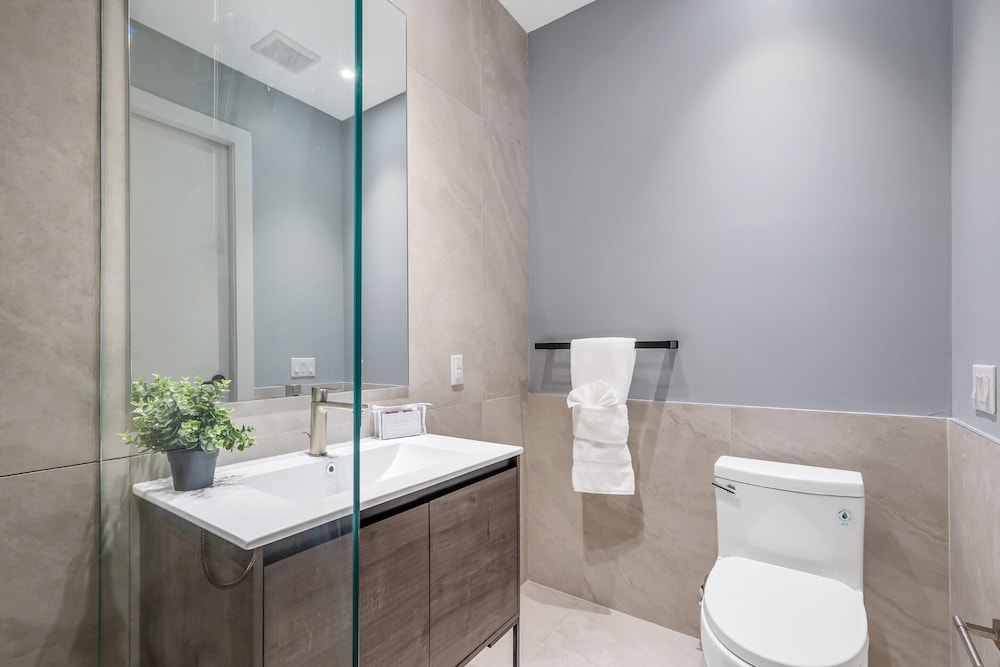Global Luxury Suites at The Arches - photo 100