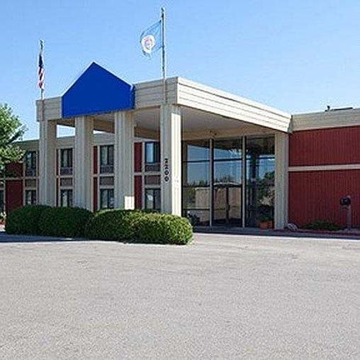 Crookston Inn & Convention Center — hotel in Crookston