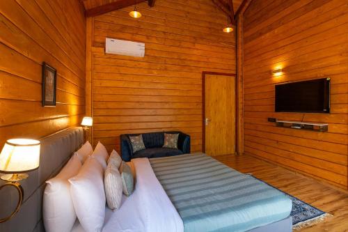 StayVista at Villa Vivendi Luxury Hill Stay Dharamshala — 5-Star Luxury Hotel in Dharamsala, India