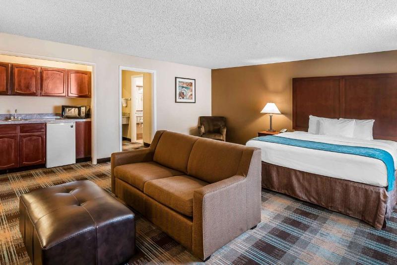 Clarion Inn near JBLM - photo 34