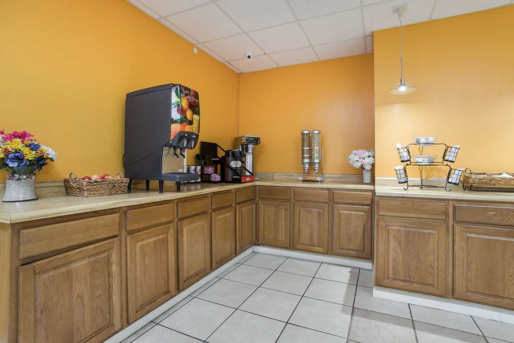 Americas Best Value Inn Tulsa at I 44 - photo 38