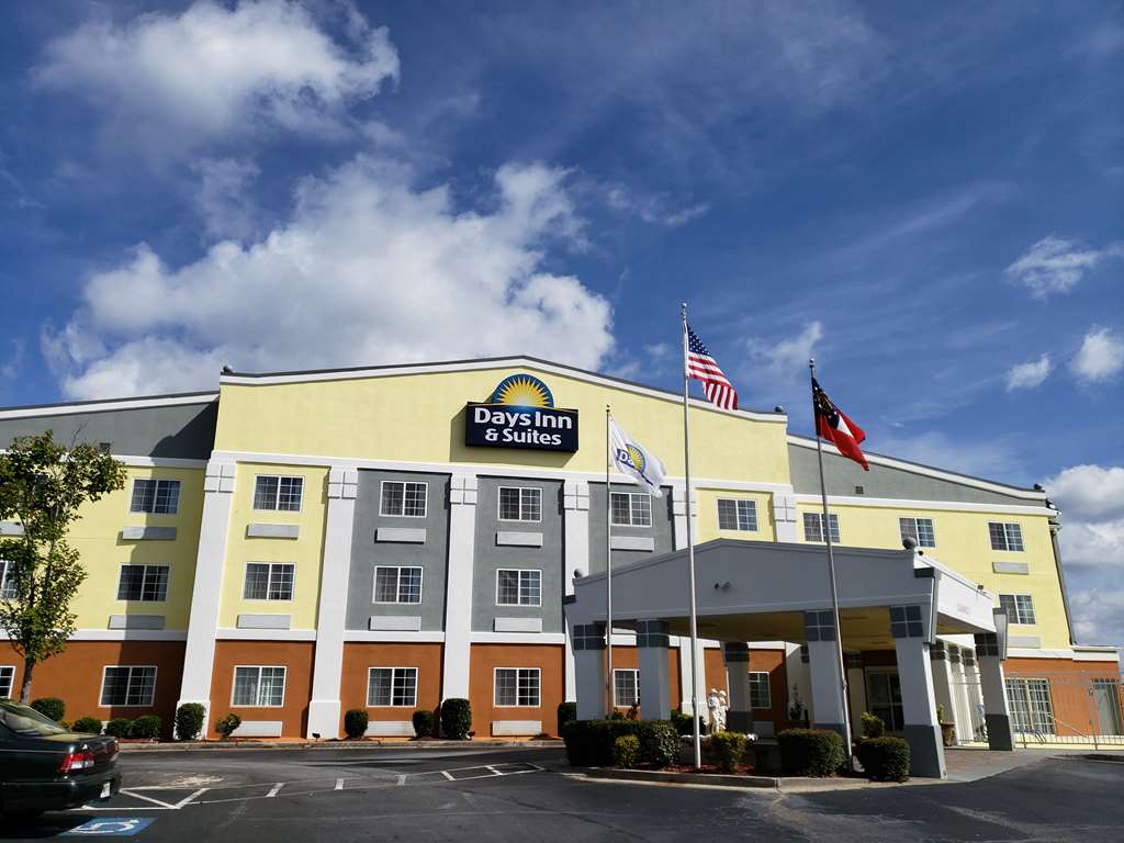 Days Inn & Suites by Wyndham Union City in Union, United States