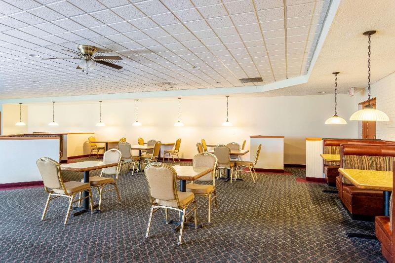 Suburban Extended Stay Hotel - photo 37