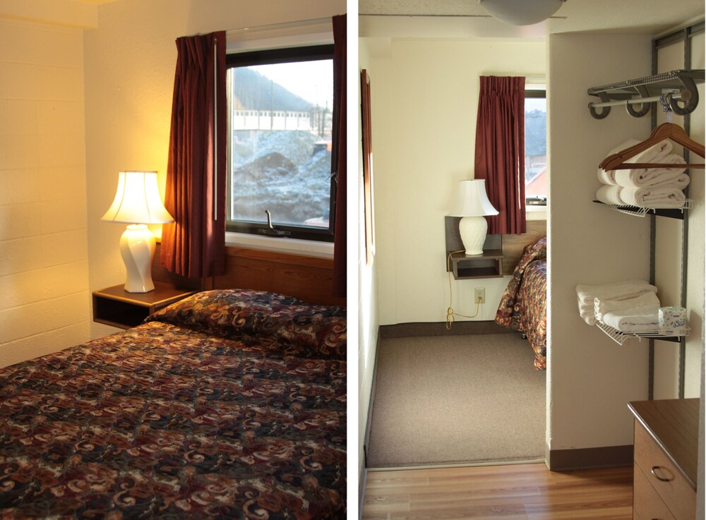 The Driftwood Hotel - photo 7