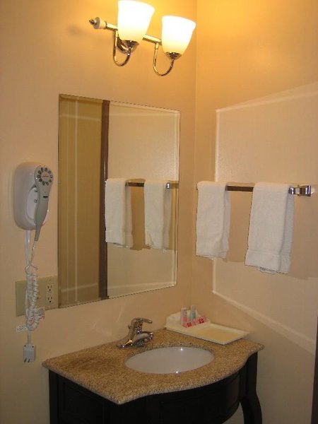 Red Carpet Inn On the Lake - photo 21