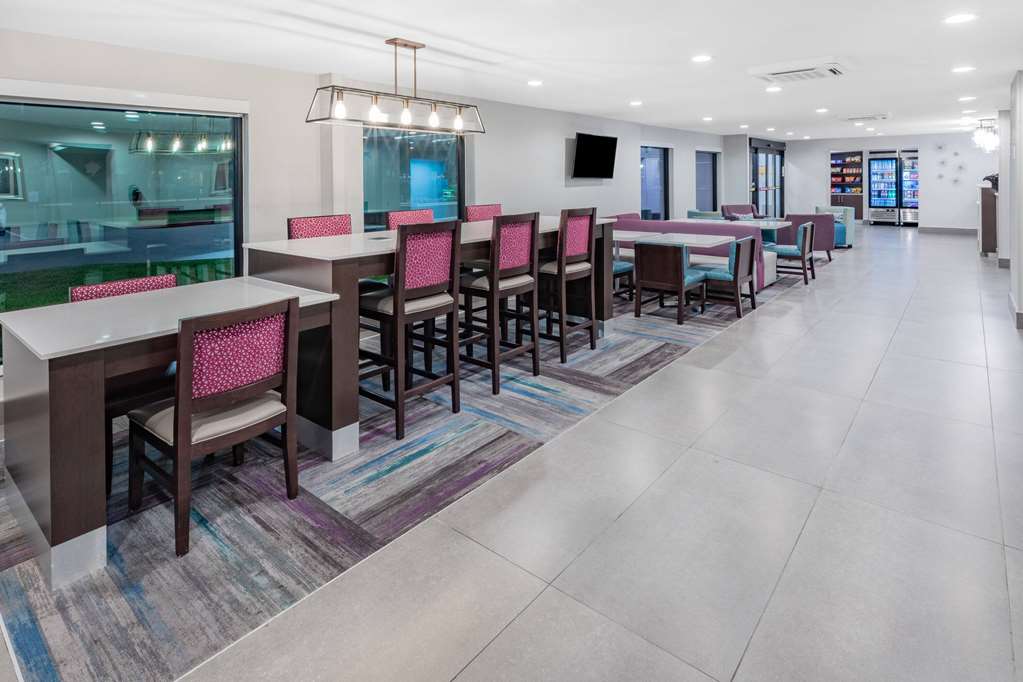 La Quinta Inn & Suites by Wyndham Houston Southwest - photo 25