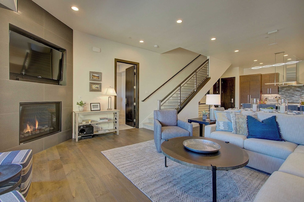Juniper Landing 3 Bedroom by Avantstay Condo in Park City Mountain Resort w Pool Hot Tub & Gym - photo 6