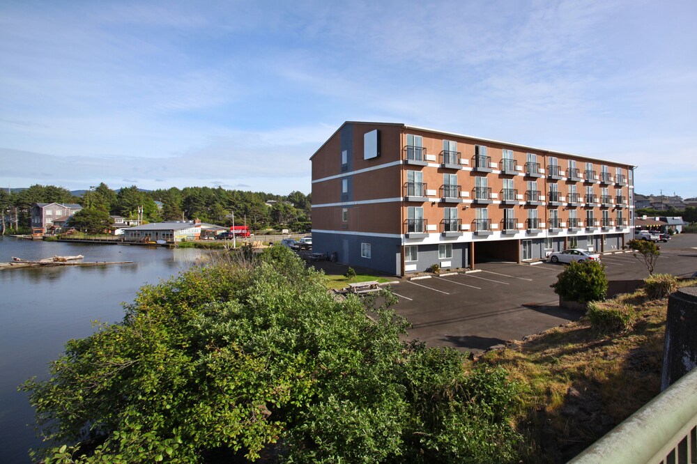 Inn at Lincoln City - photo 37
