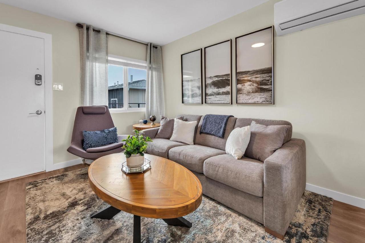 Ultimate Oceanside Retreat Tower 9 Across from the Beach in Oceanside, United States