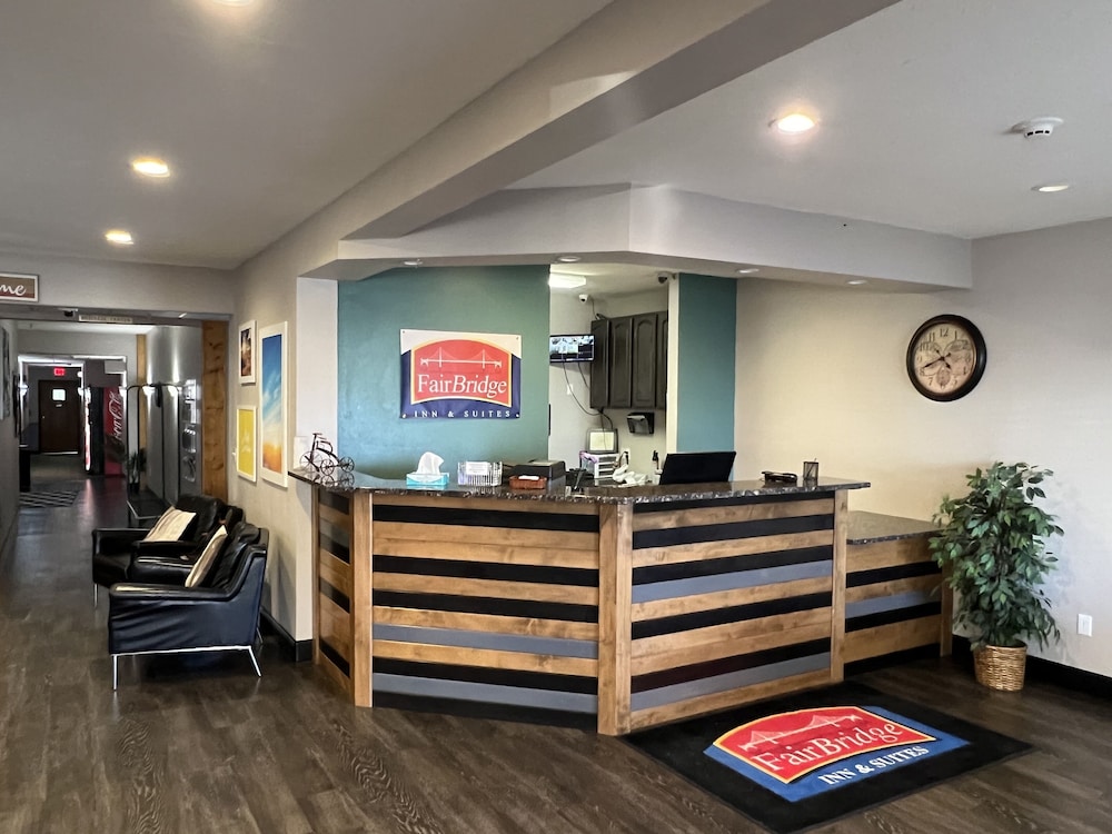 Days Inn & Suites by Wyndham Williston - photo 2