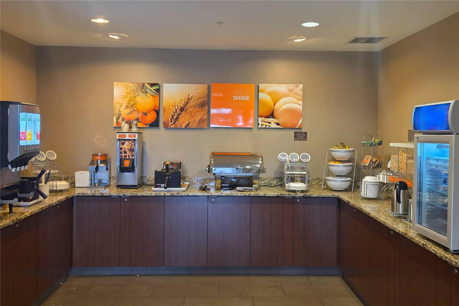 Comfort Suites Fargo Medical Center - photo 35