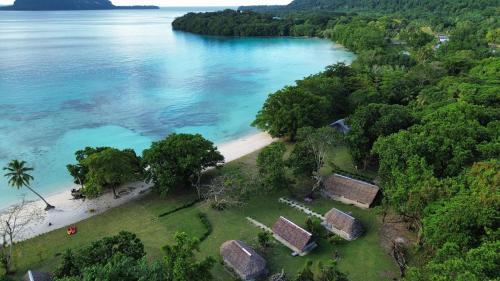 Lonnoc Ocean View Beach Bungalows — Unknown City