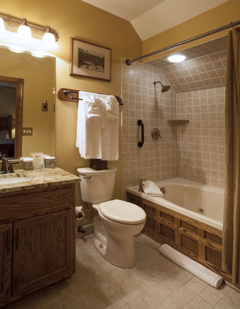 Bob Timberlake Inn at Chetola Resort - photo 15