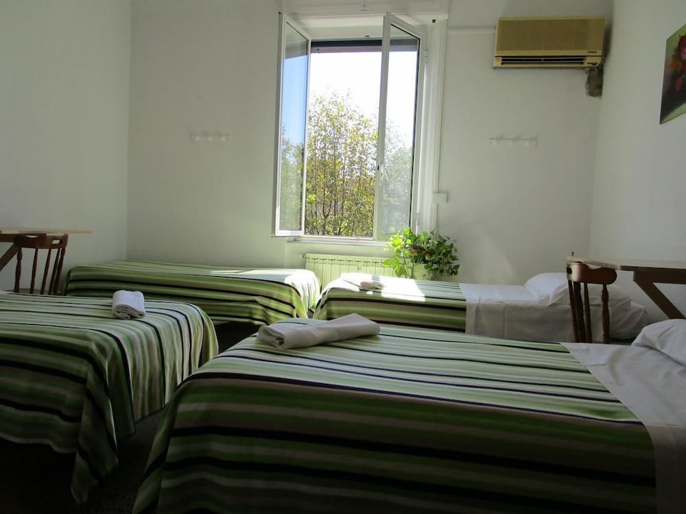 Hotel Massena - last minute hotel in Genoa