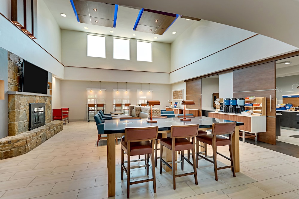 Holiday Inn Express Hotel & Suites Weatherford by IHG - photo 54
