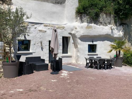Au Petit Nice - carbon neutral hotel in Unknown City