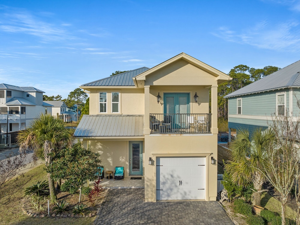 9 Lakeland Drive Sealove Frangista — 4-Star Luxury Hotel in Miramar Beach, United States