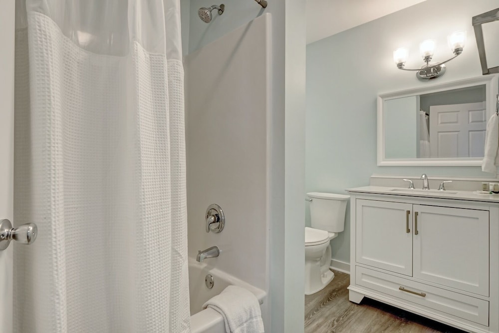 Loggerhead Inn and Suites - photo 75