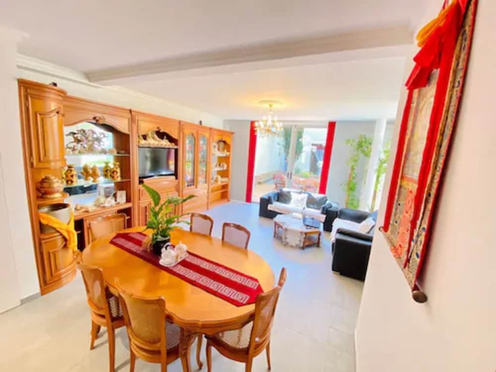 Reims Sherpa Guest House — 4-Star Luxury Hotel in Reims, France