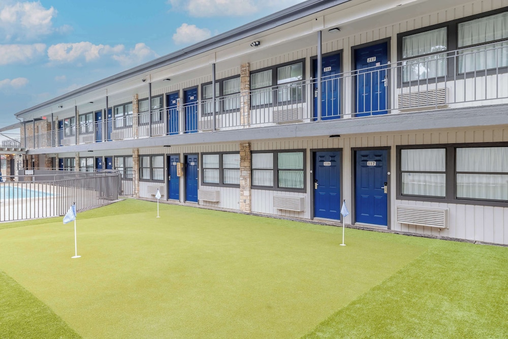Motel 6 Boerne TX - photo 31