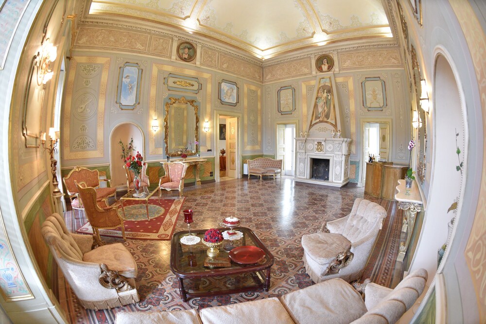 Palazzo De Castro — Squinzano — photo 4