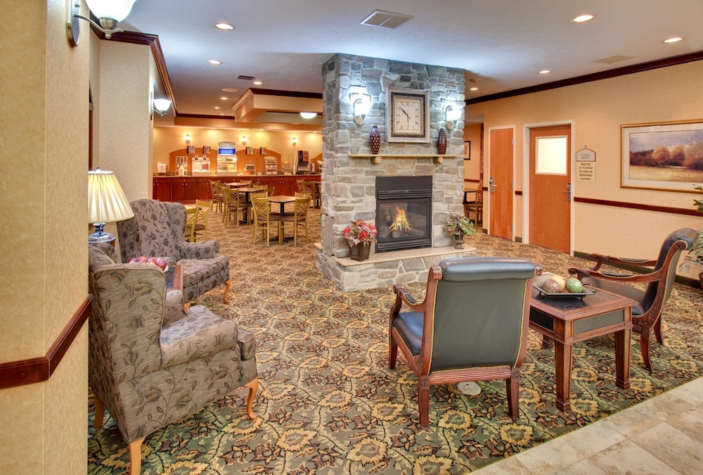 Holiday Inn Express Hotel & Suites Bismarck by IHG - photo 3
