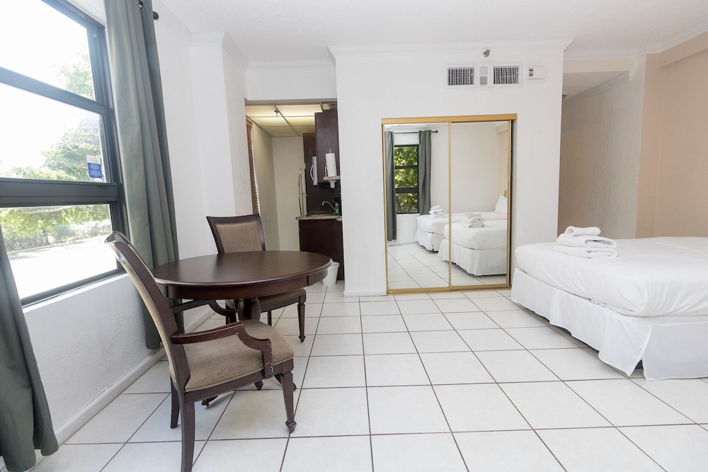 217 Hollywood Beach Resort - photo 11