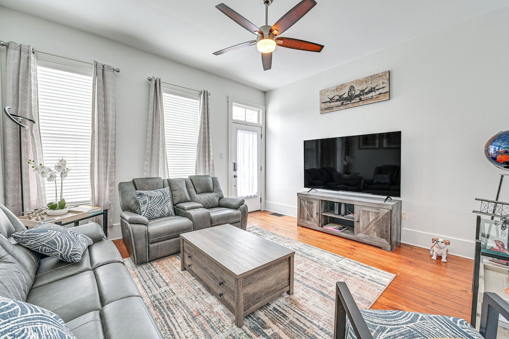 Family Friendly Louisville Gem Prime Location — Louisville
