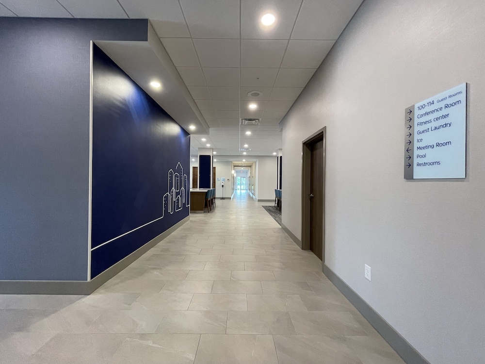 Holiday Inn Express & Suites Ft. Smith Airport by IHG - photo 38