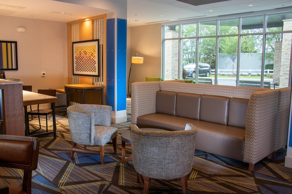 Holiday Inn Express and Suites Tuscaloosa East Cottondale - photo 31