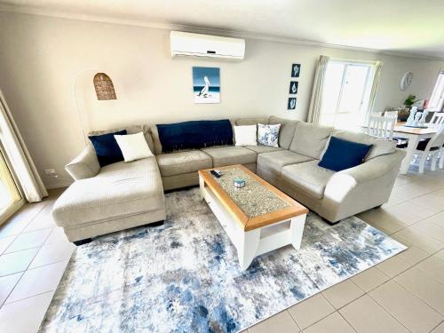 Sand & Salt - carbon neutral hotel in Kingscote