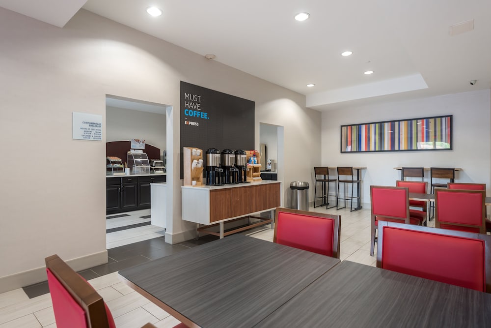 Holiday Inn Express & Suites Lagrange I 85 by IHG - photo 12