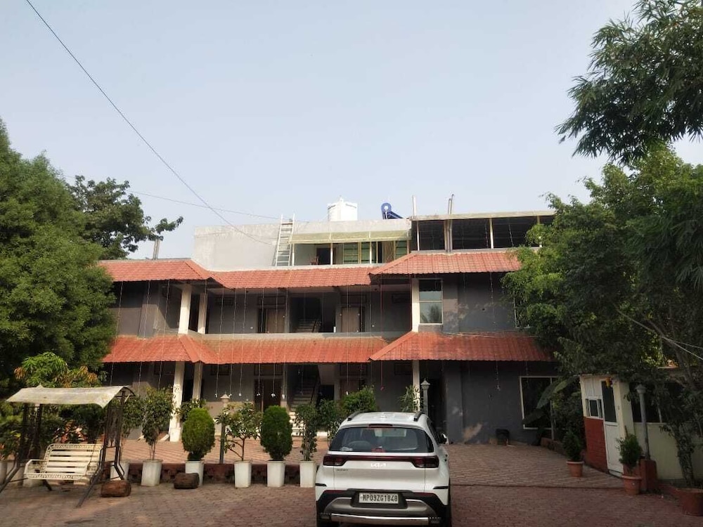 The Moonlight Resort Indore — hotel in Sanwer