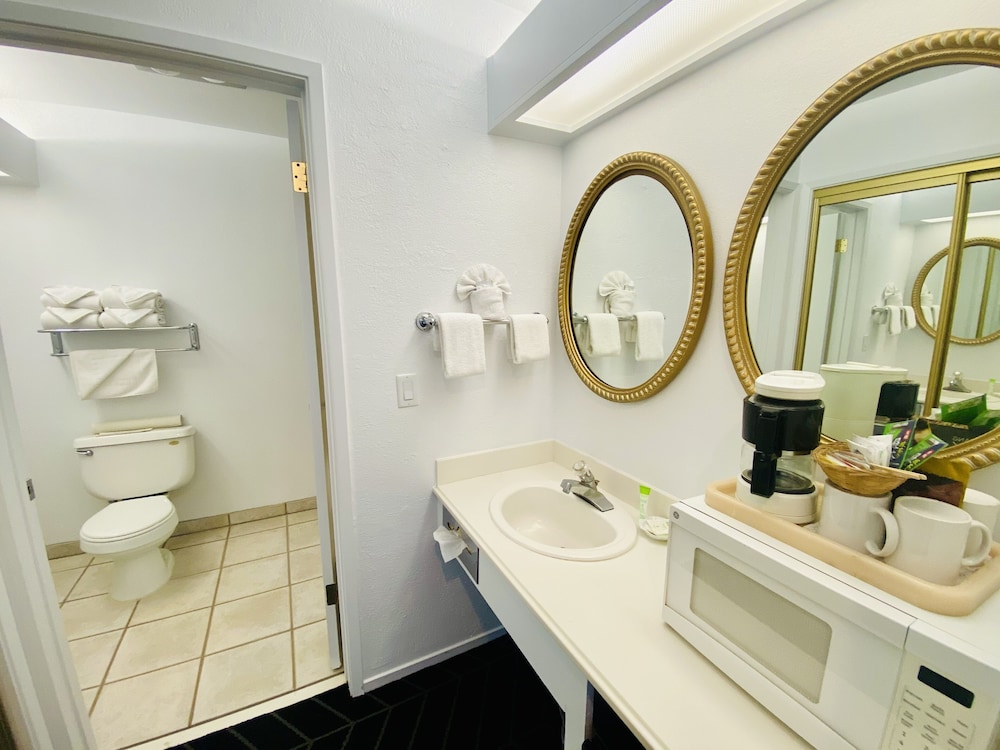Masterpiece Hotel - photo 72