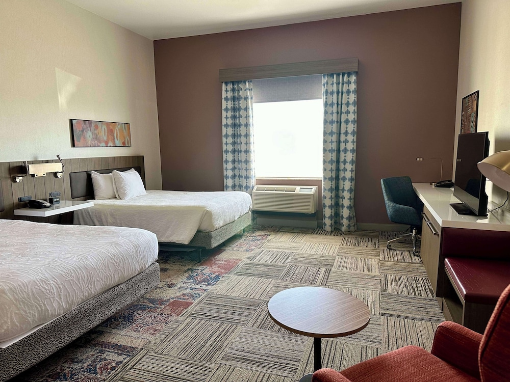 Hilton Garden Inn Oconomowoc - photo 28
